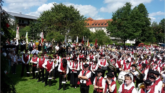 Gesamtchor auf dem Bezirksmusikfest in Wald